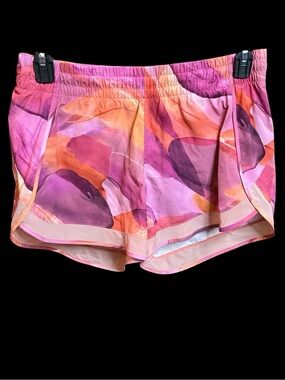 Athleta mesh racer run short, size M
